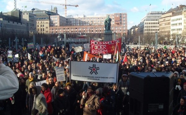 اعتراضات با شکوه در سوئد علیه شکار پناهجویان  توسط پلیس  در حال گسترش است! – همراه با تصاویری از این اعتراضات در شهرهای مالمو و استکهلم